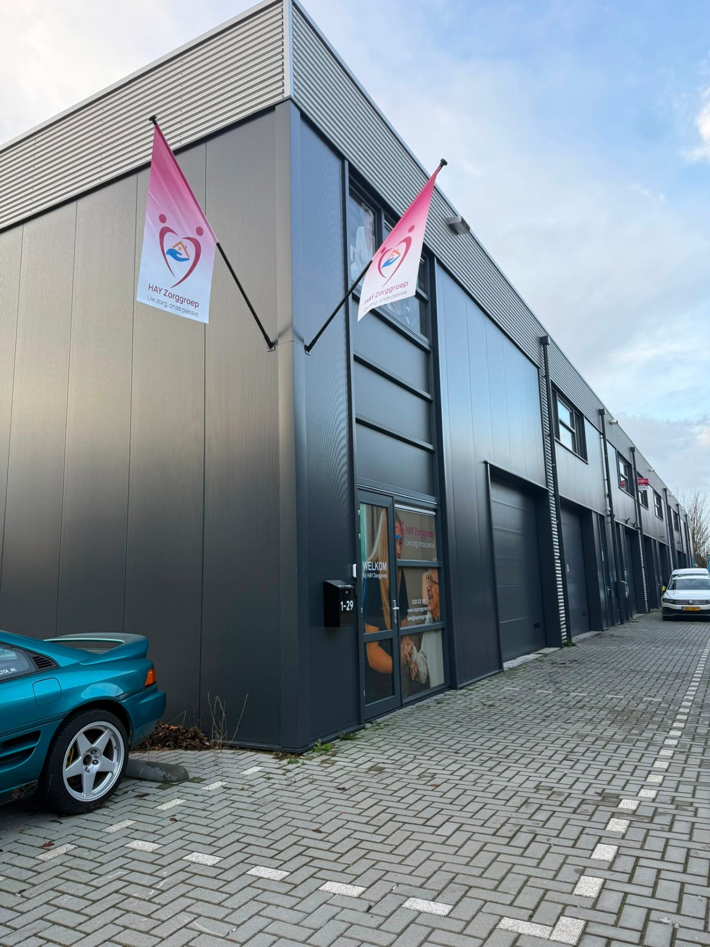 Signing & beachflags voor HAY Zorggroep