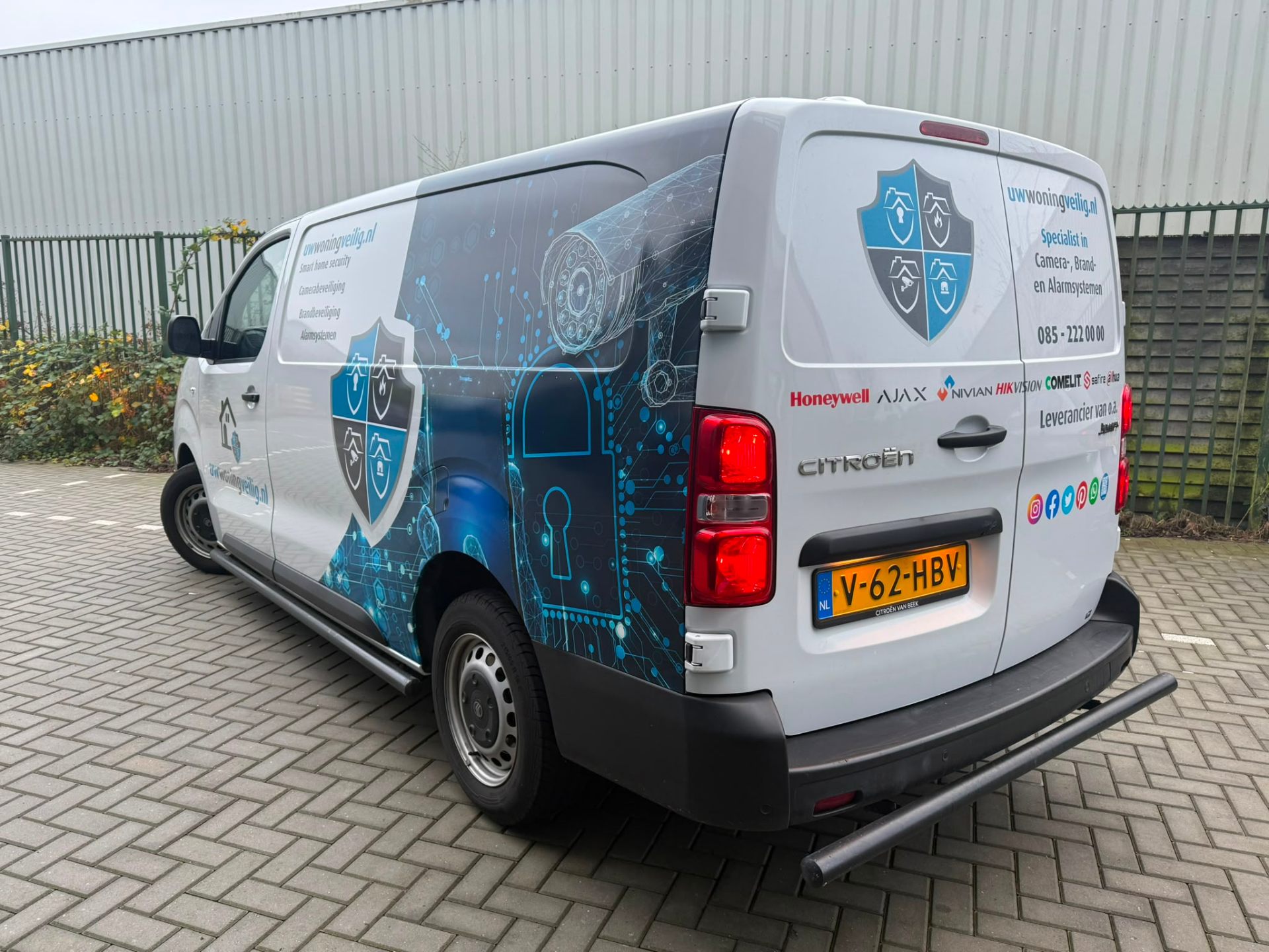 Bestelbus full-wrap voor uwwoningveilig.nl