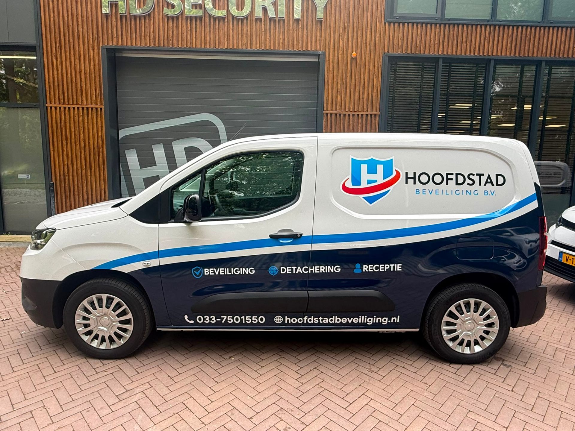 Bedrijfsbus belettering Hoofdstad Beveiliging